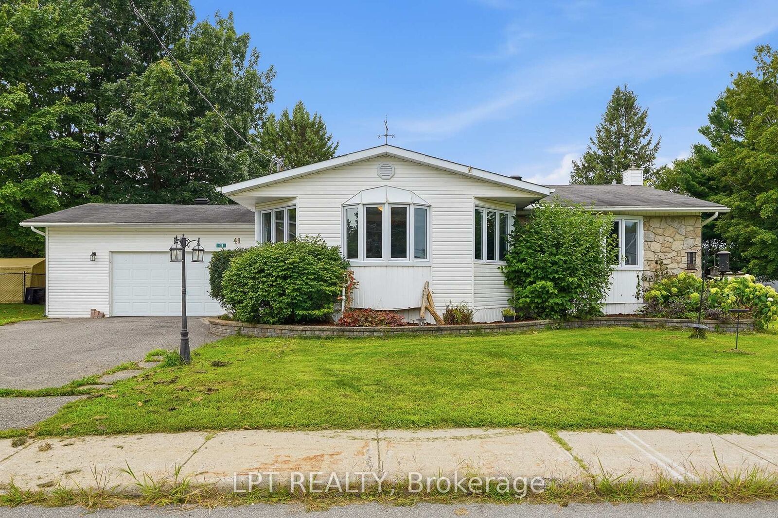 Property Photo: 41 St Polycarp Street ON K0C 1W0