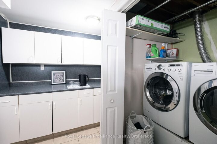 Property Photo:  115 Nicholas Street  ON K8V 6E8 