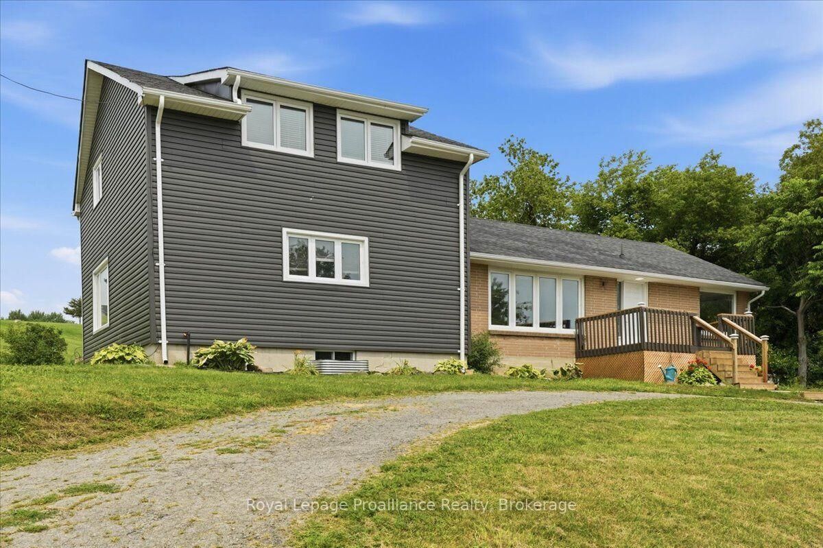 Property Photo:  1080 Smith Street  ON K0K 1H0 