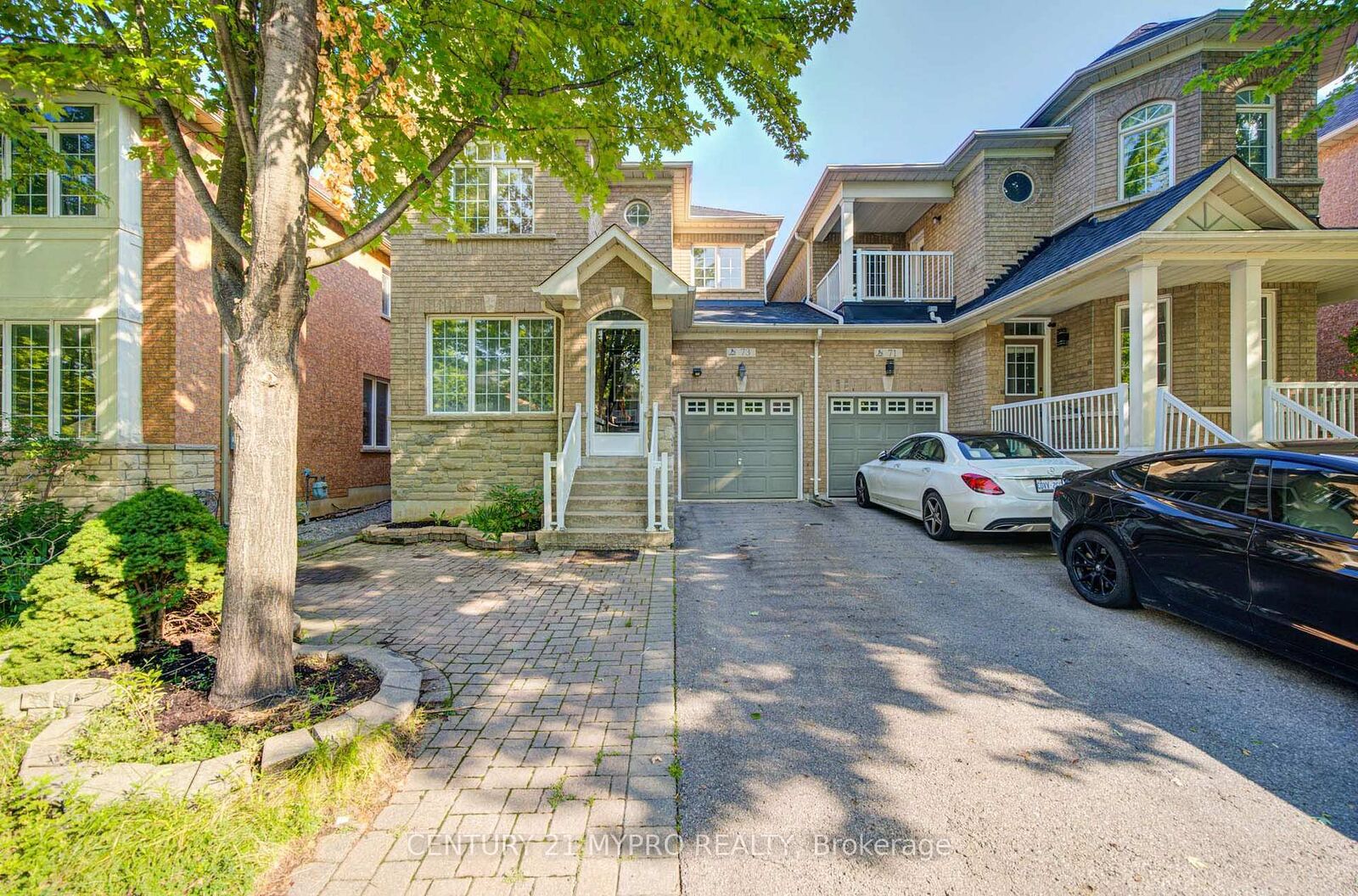 Property Photo:  73 Pillar Rock Crescent  ON L6C 3H4 