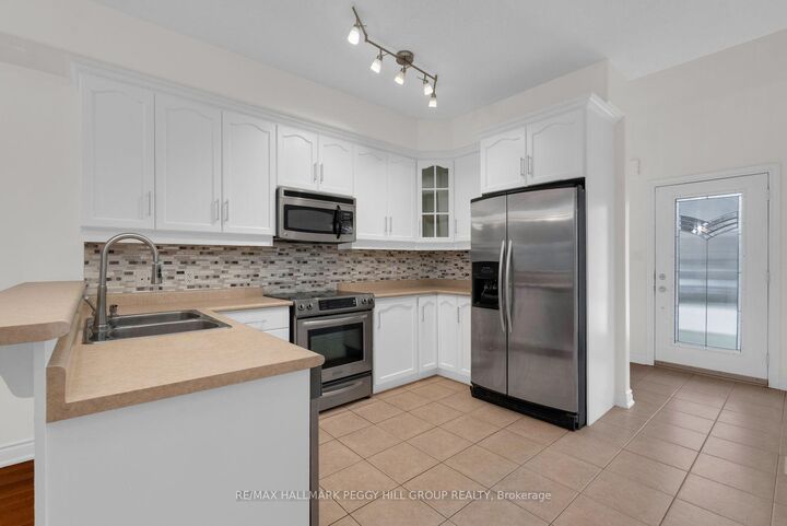 Property Photo: 125 Huronia Road 11 ON L4N 4G1