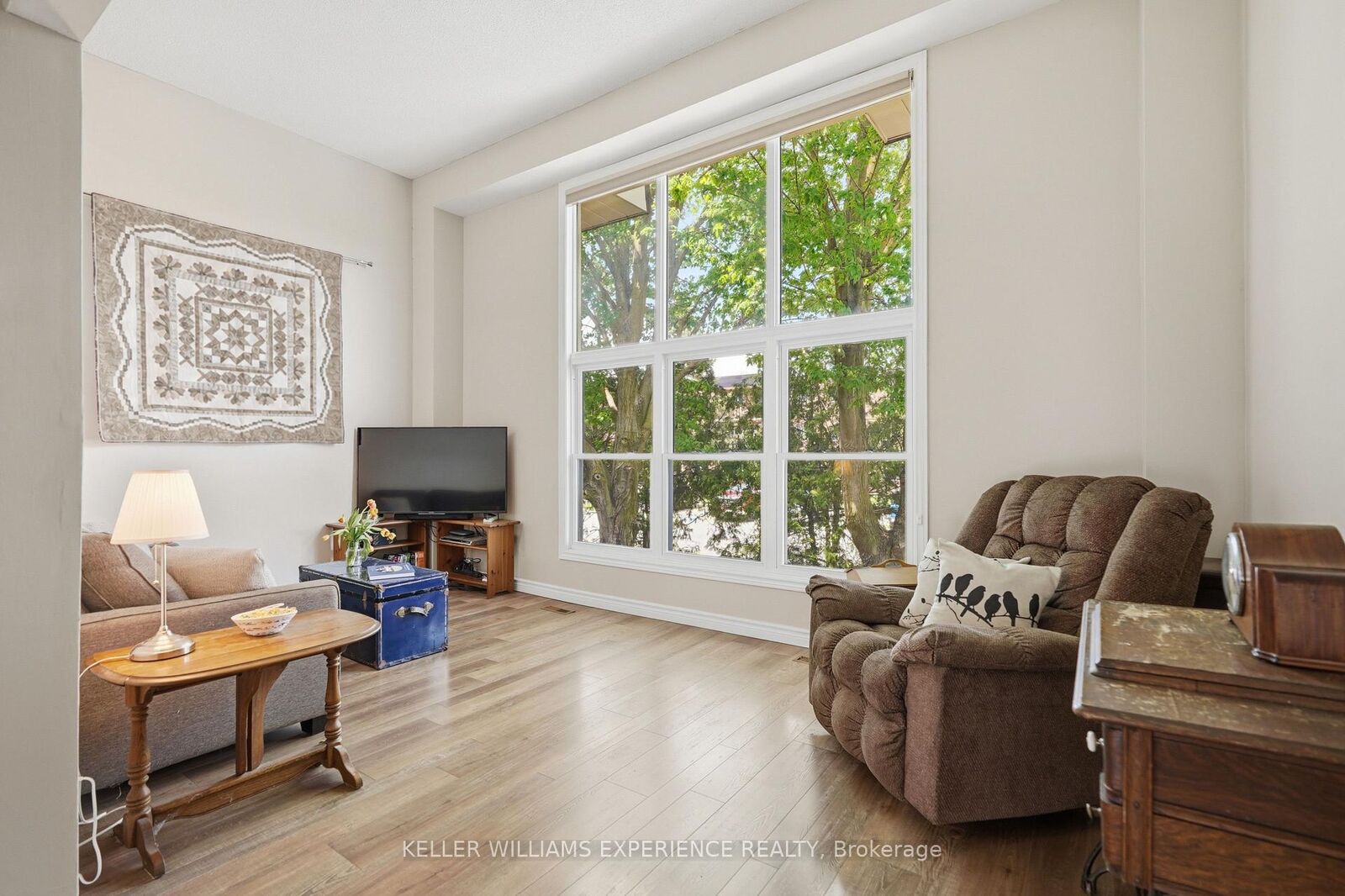 Photo de la propriété:  246 Tupper Boulevard 8  ON L9R 1A9 
