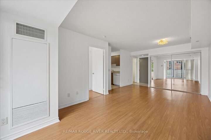 Property Photo:  35 Saranac Boulevard 330  ON M6A 2G4 
