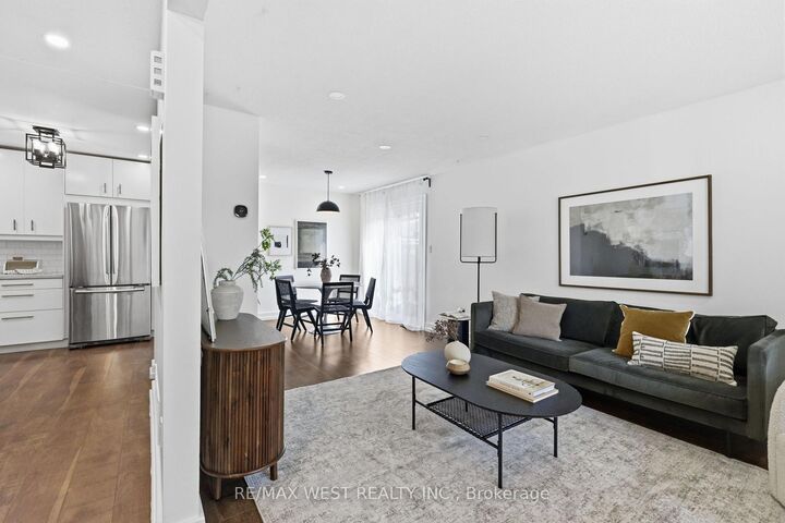 Property Photo:  6650 Falconer Drive 112  ON L5N 1B5 