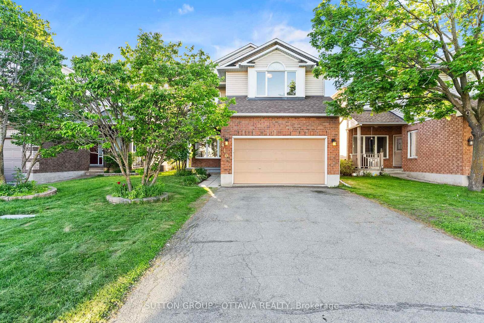 Property Photo: 4105 Wolfe Point Way ON K1V 1P3
