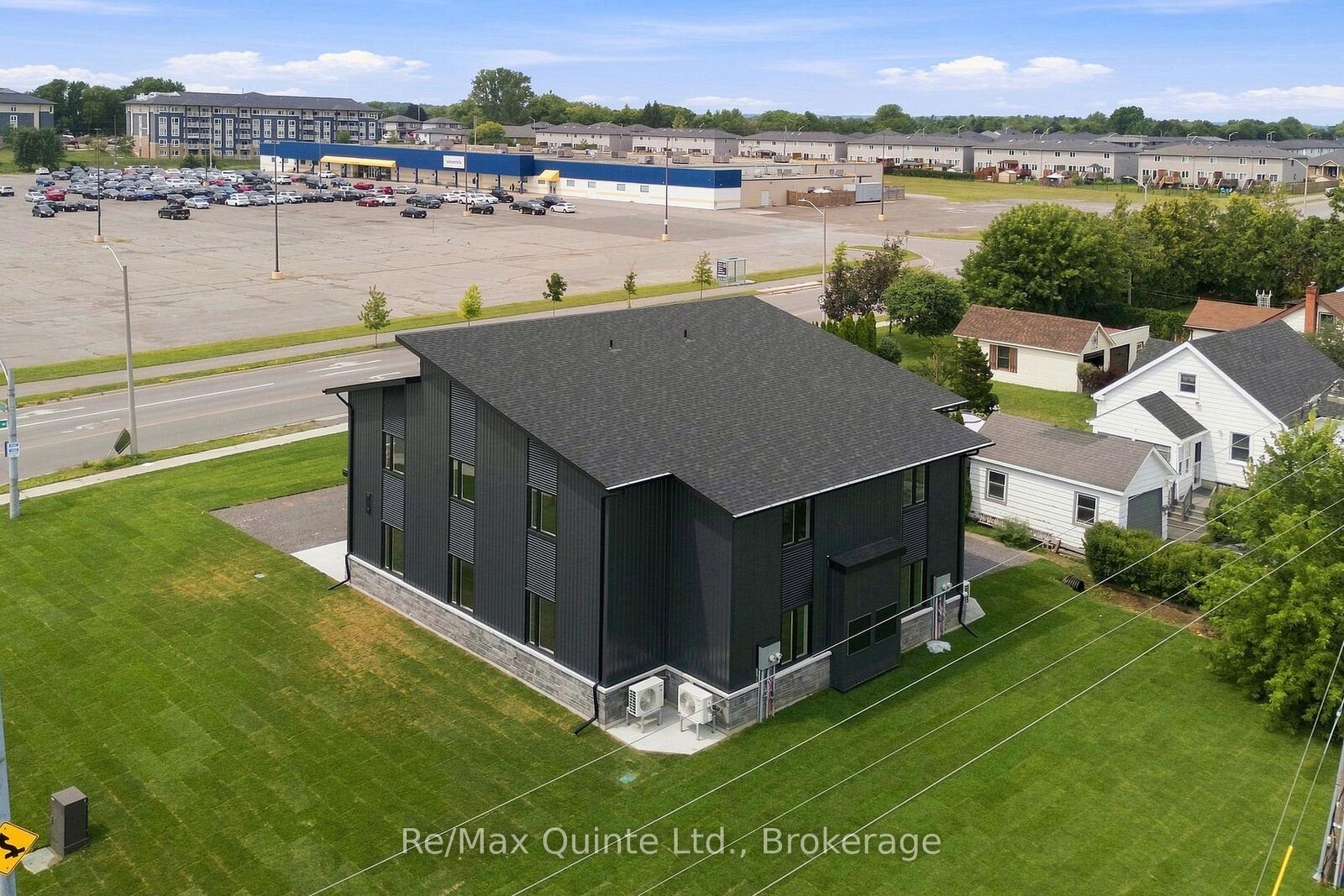 Property Photo:  5 Sienna Avenue C  ON K8P 4G5 