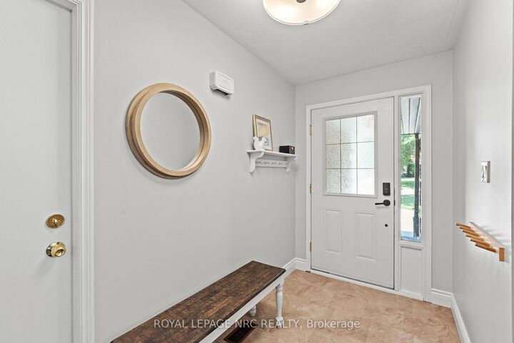 Property Photo: 11 Village Court ON L3C 6K4