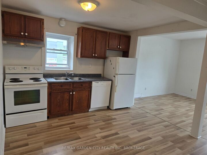 Property Photo: 5126 Victoria Avenue 6 ON L2E 4E3