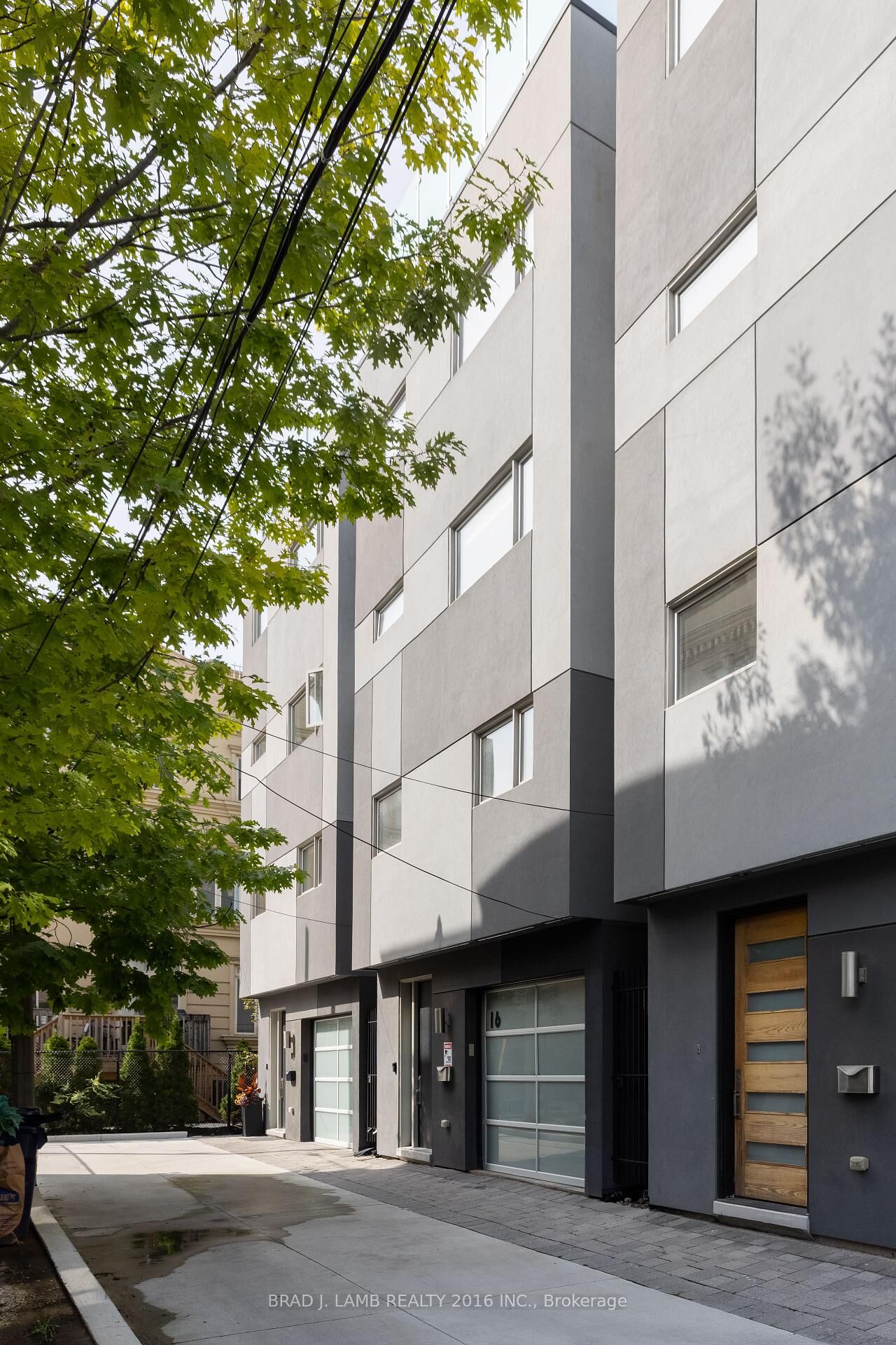 Property Photo: 16 Egerton Lane N ON M5T 2P5