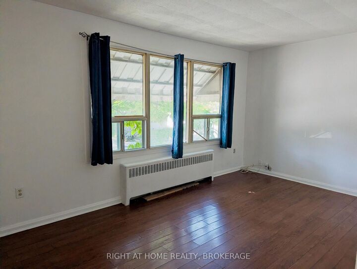 Property Photo:  60 Richmond Avenue 2  ON L2R 3W7 
