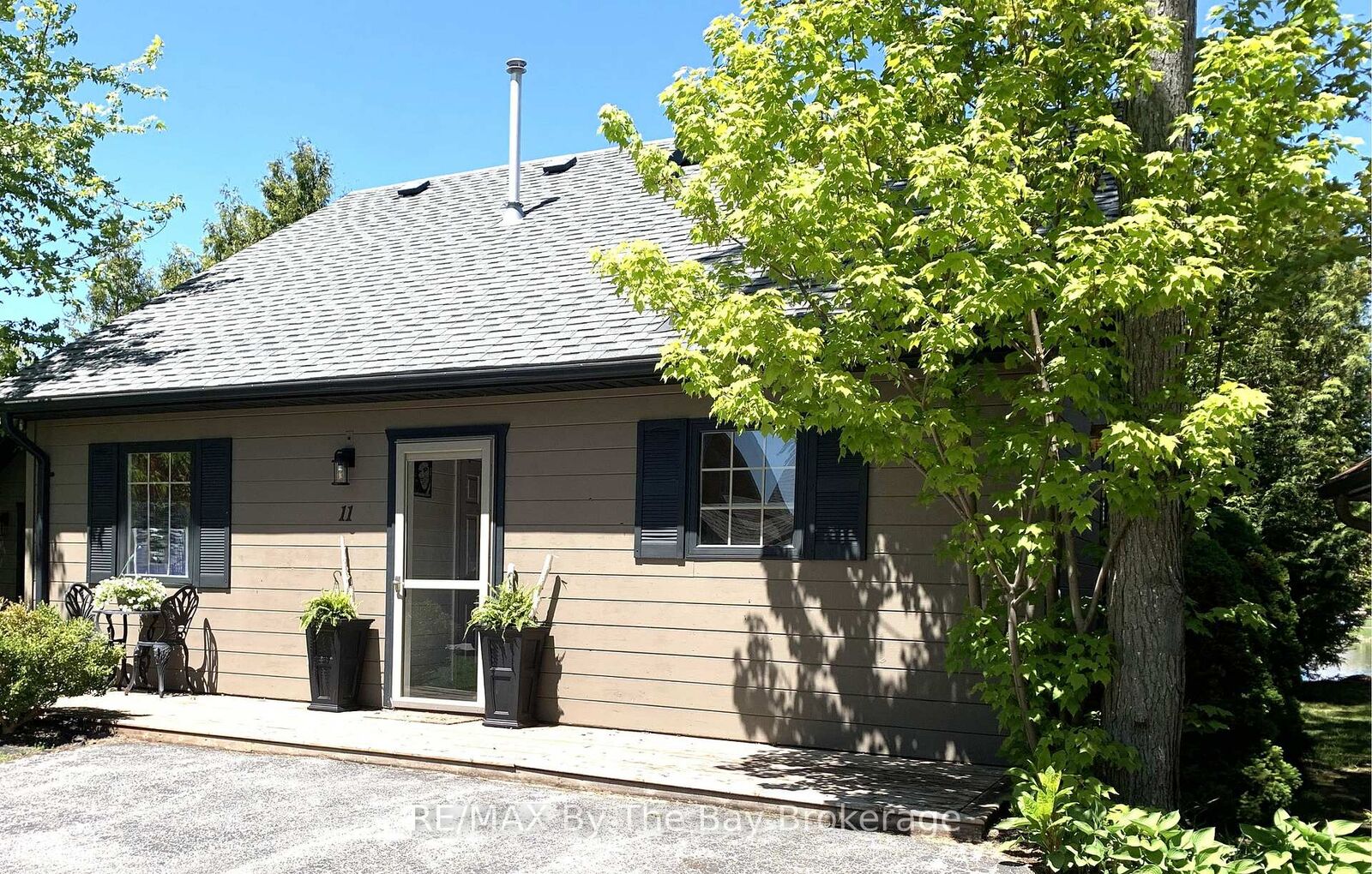 Property Photo:  11 Cabin Crescent  ON L9Z 1X7 