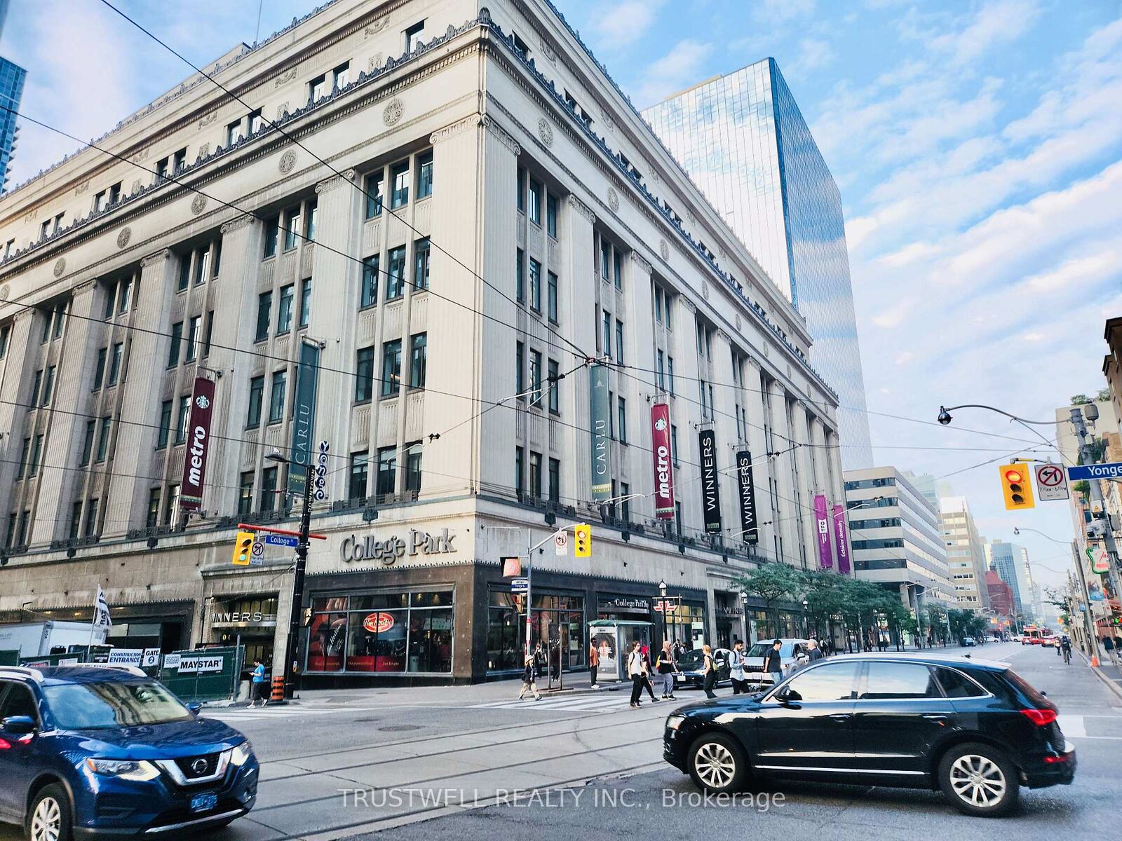 Property Photo:  38 Grenville Street 2601  ON M4Y 1A5 