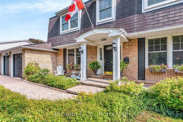 Property Photo: 1216 Tyandaga Park Drive ON L7P 1M8