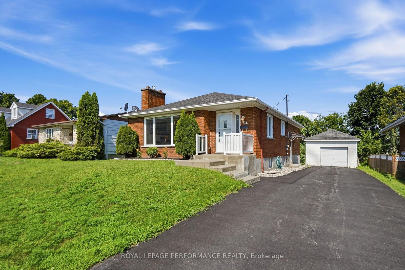 Property Photo: 716 Cartier Boulevard ON K6A 1W7