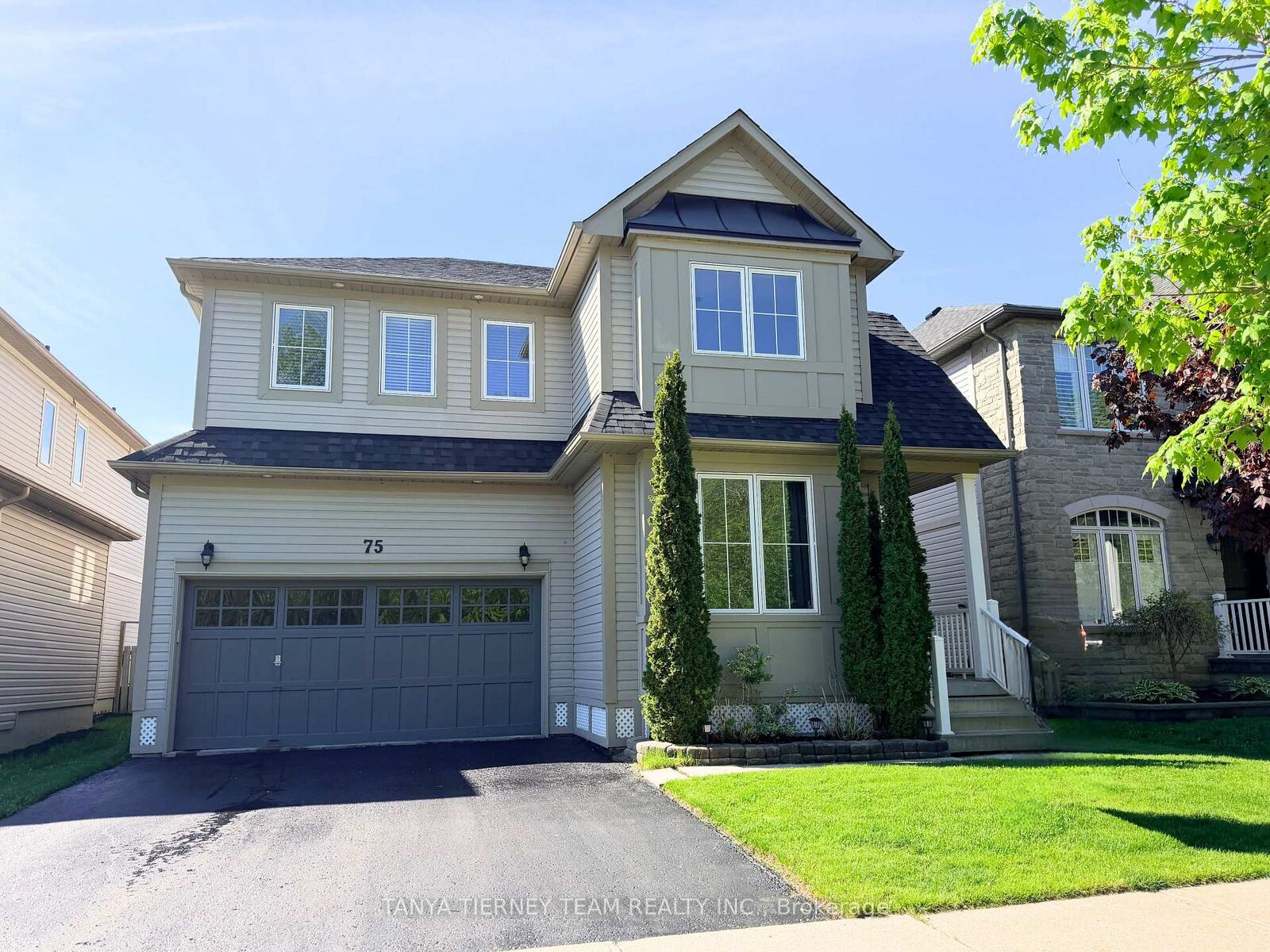 Property Photo: 75 Robert Attersley Drive E ON L1R 0B7