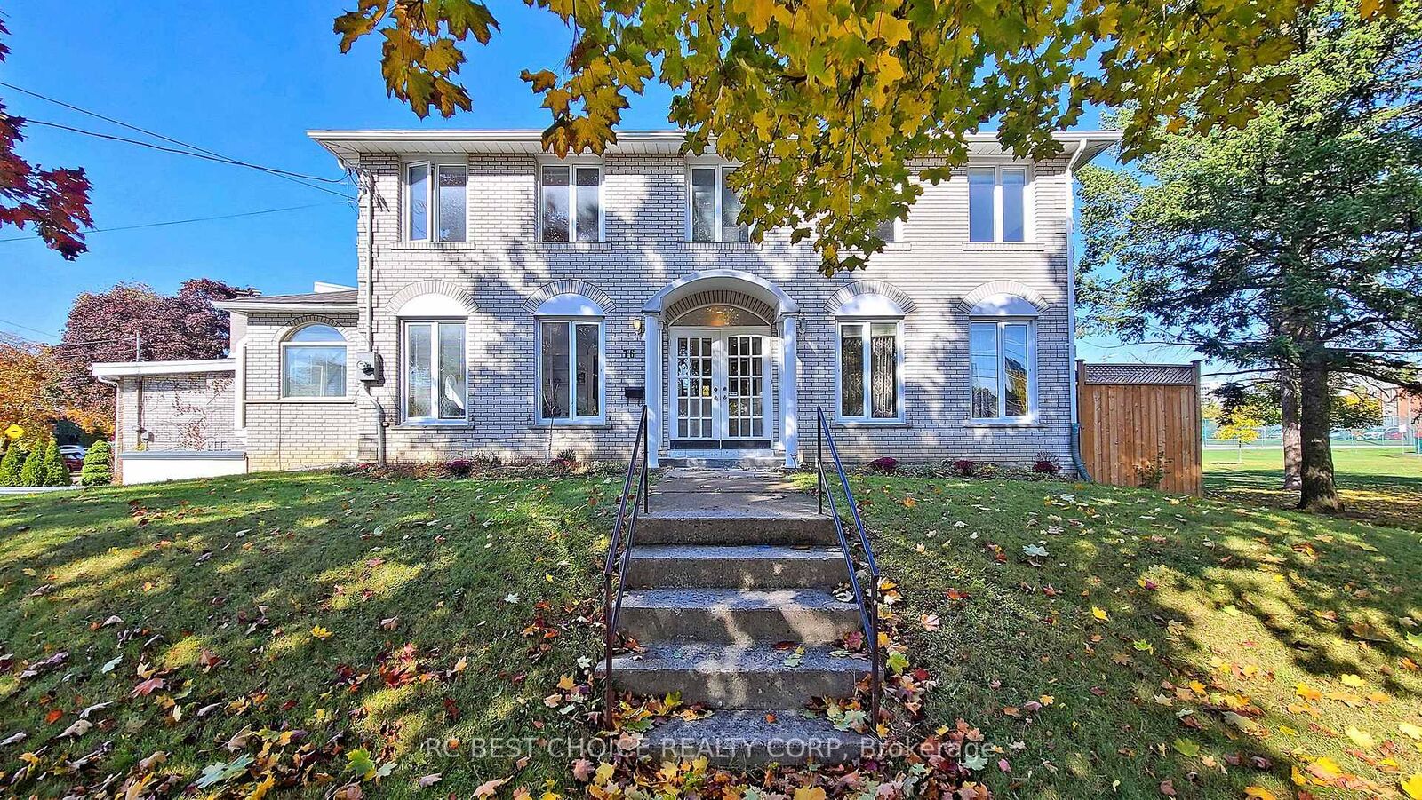 Property Photo: 76 Rockford Road ON M2R 3A7