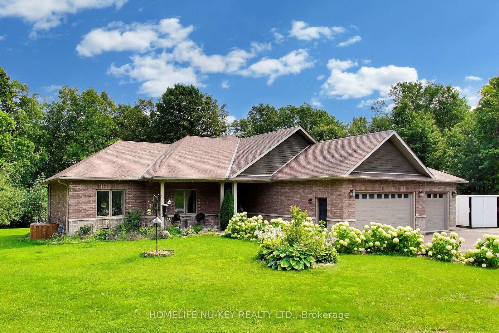 Property Photo: 1655 Georgian Heights Boulevard ON L0K 2C0