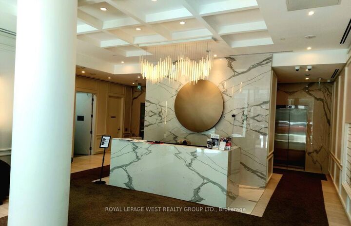 Property Photo:  100 Queen Street E 3709  ON M5H 2N2 