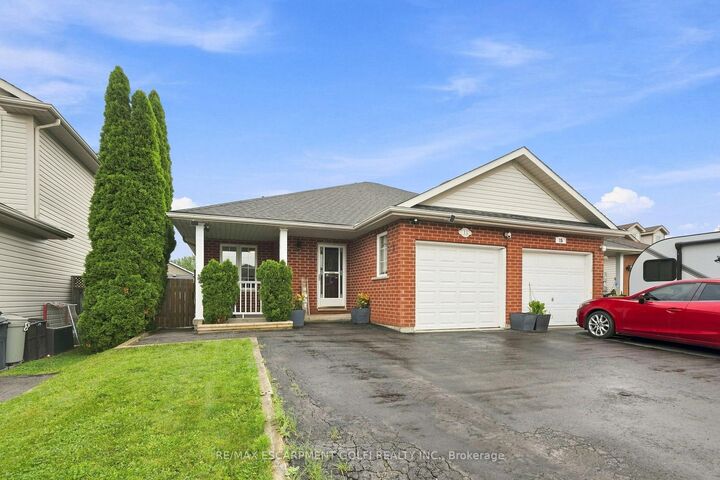 Property Photo: 13 Golden Acres Drive ON L0R 2A0