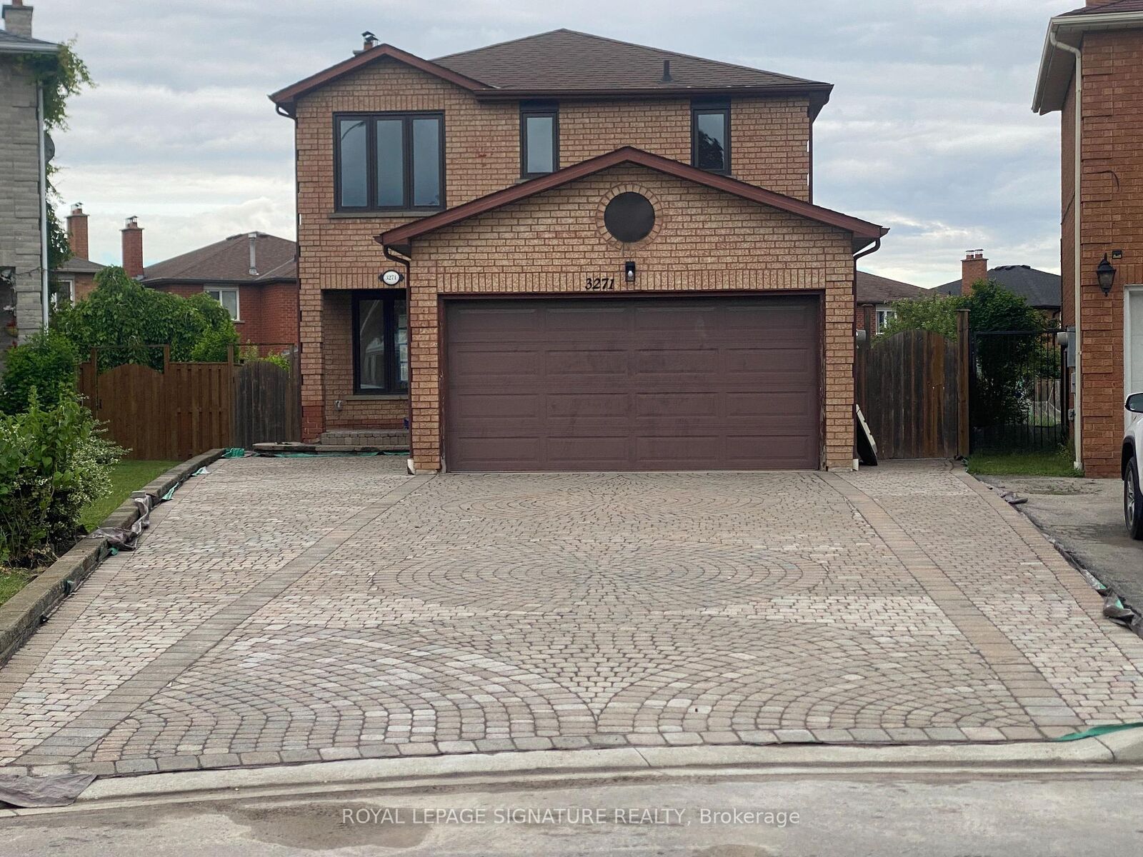 Photo de la propriété: 3271 Pilcom Crescent Lower ON L5B 3X5