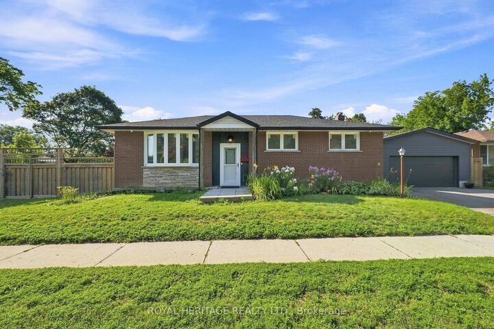 471 Rossland Road E — photo 1