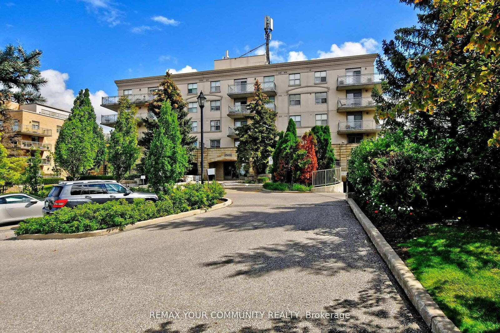 Property Photo:  2500 Rutherford Road 502  ON L4K 5N7 