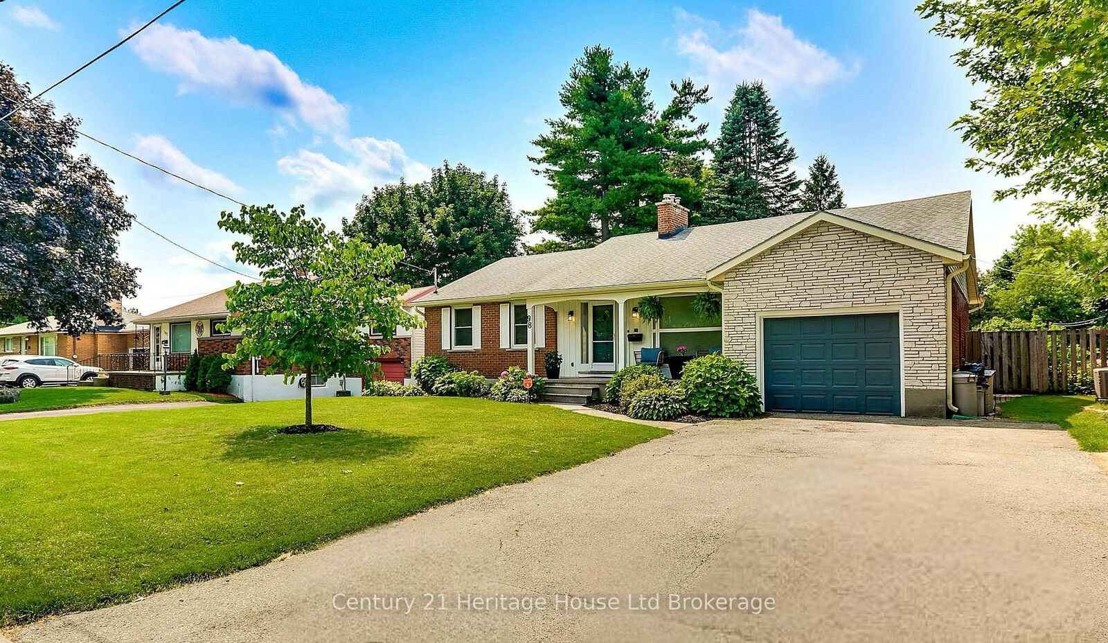 Property Photo: 98 Maud Street ON N4S 3Y6