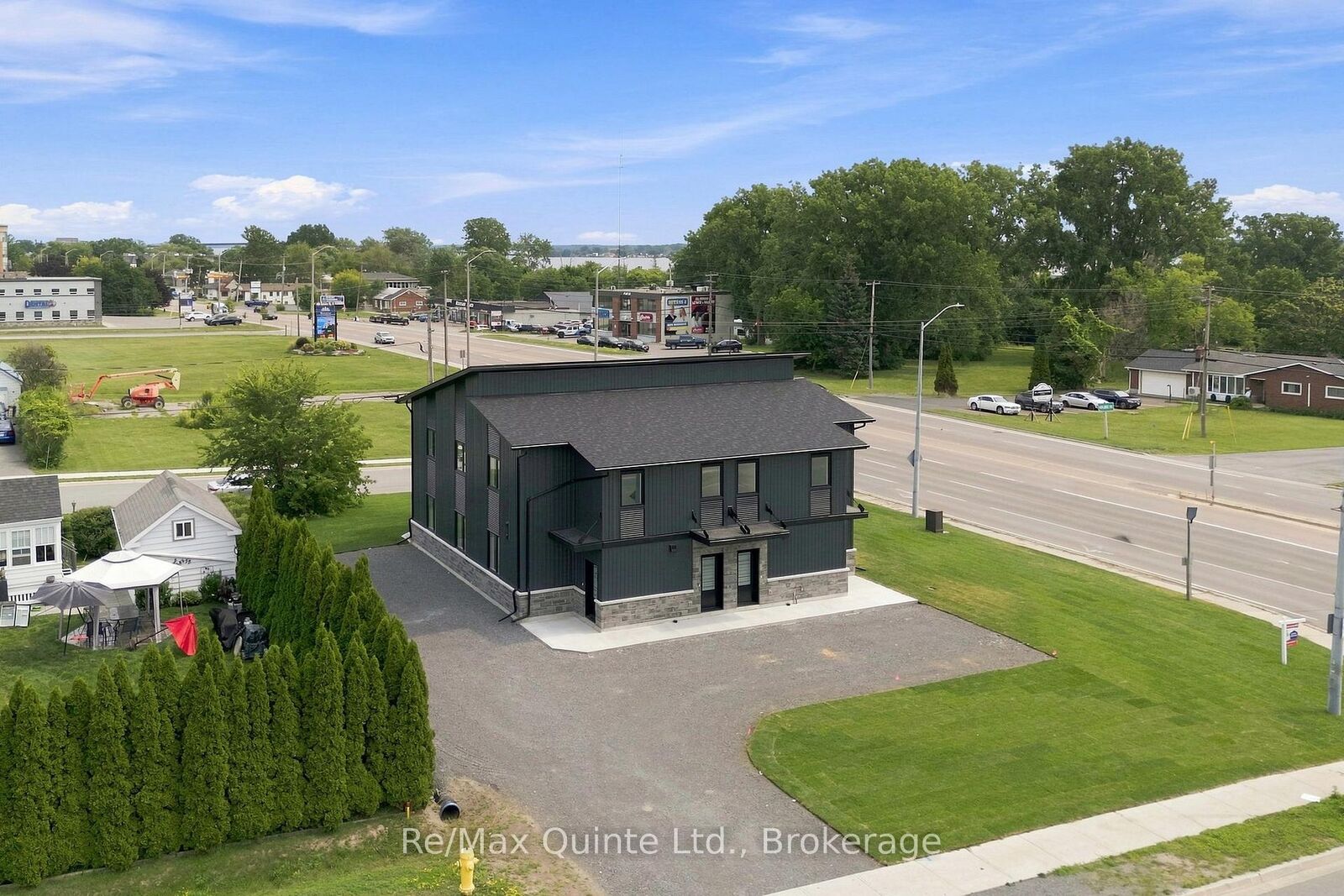 Property Photo:  5 Sienna Avenue D  ON K8P 4G5 
