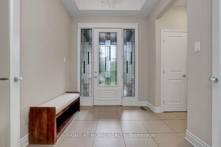 Property Photo: 514 Landswood Way ON K2S 0A5