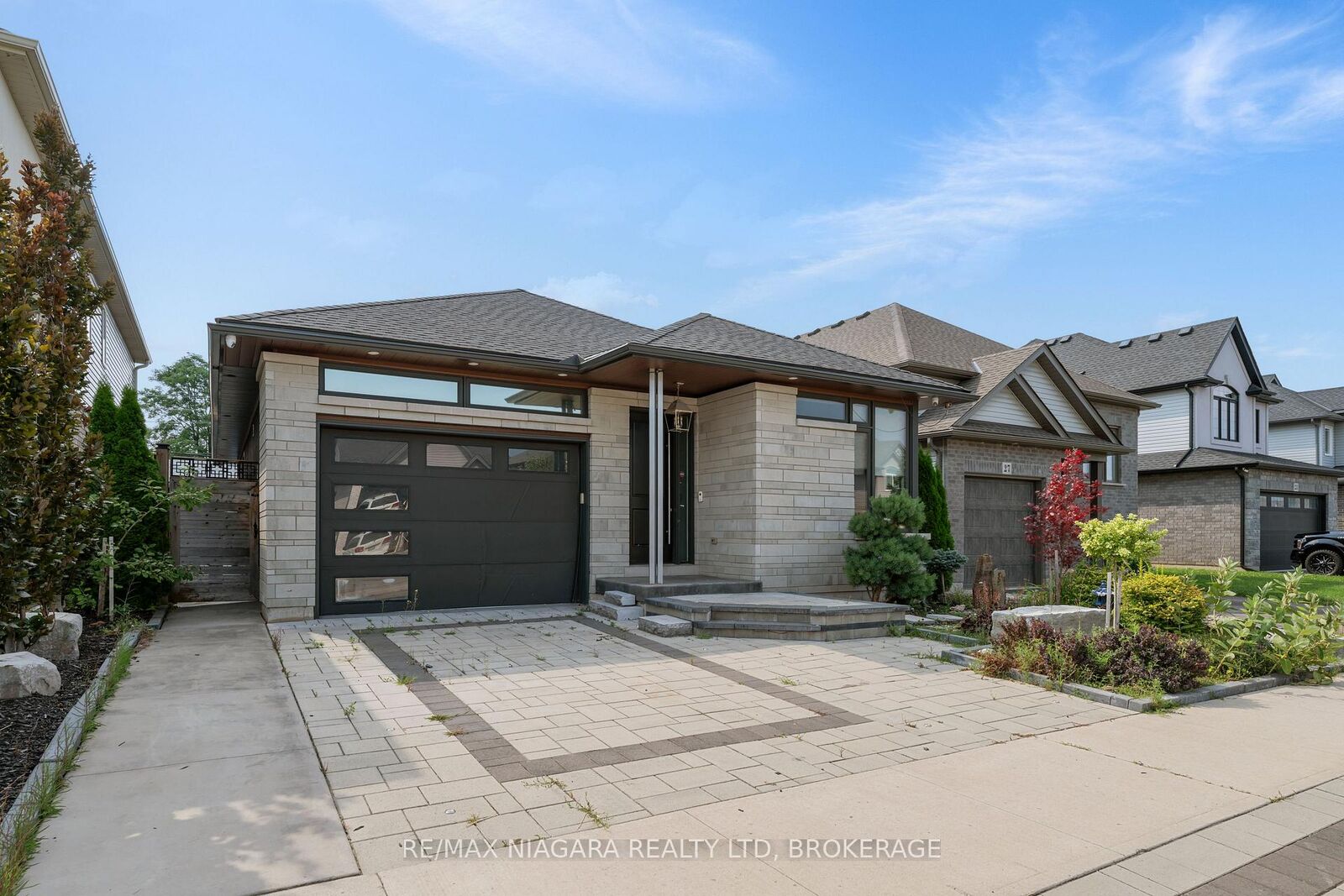 Property Photo: 31 Berkshire Drive ON L2M 0C2
