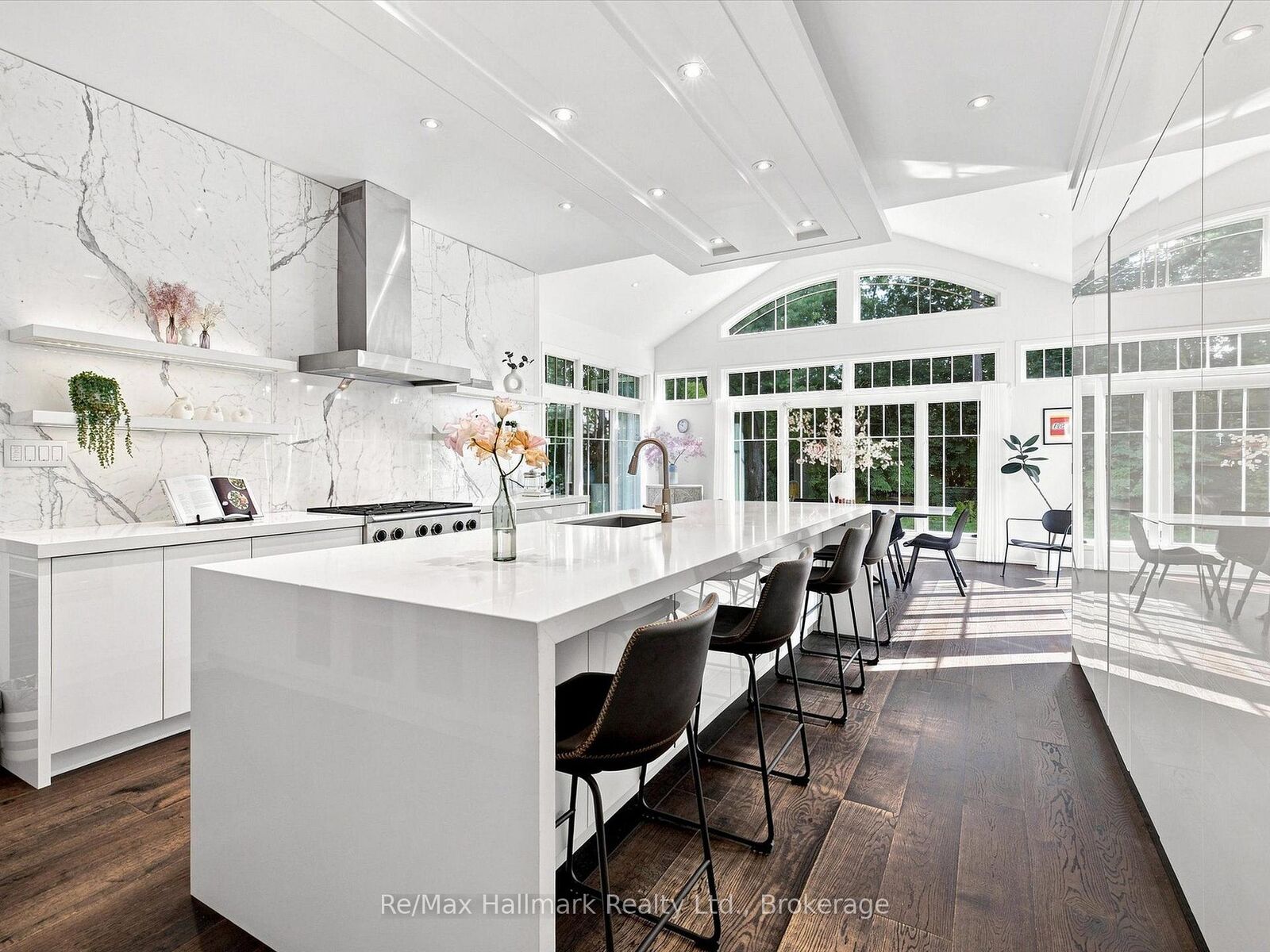 Property Photo: 2076 Glenforest Crescent ON L6J 2G4