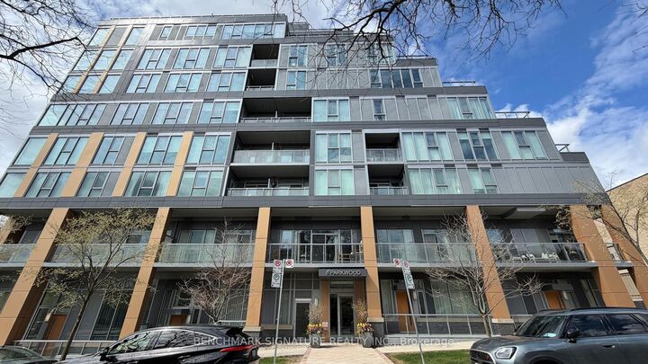 Property Photo: 6 Parkwood Avenue Th106 ON M4V 0A3