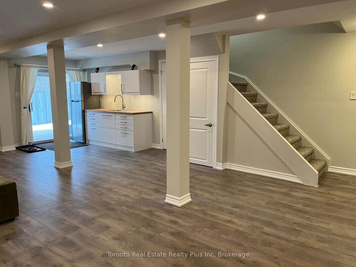 Photo de la propriété: 21 Nicholson Drive ON L4N 8L7