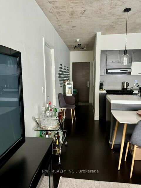 Property Photo: 55 Stewart Street 613 ON M5V 2V1