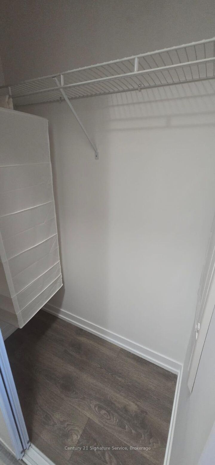 Photo de la propriété: 2520 Eglinton Avenue W 307 ON L5M 0Y2