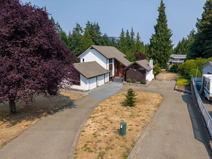 Property Photo:  3883 Red Baron Rd  BC V0R 1L0 