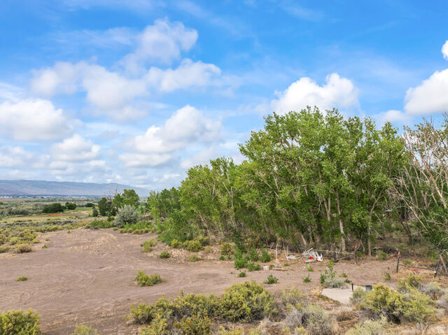 Property Photo: 1 Landslide Rd. E UT 84754