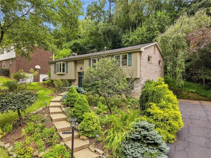 Property Photo:  167 Richmore Dr  PA 15147 