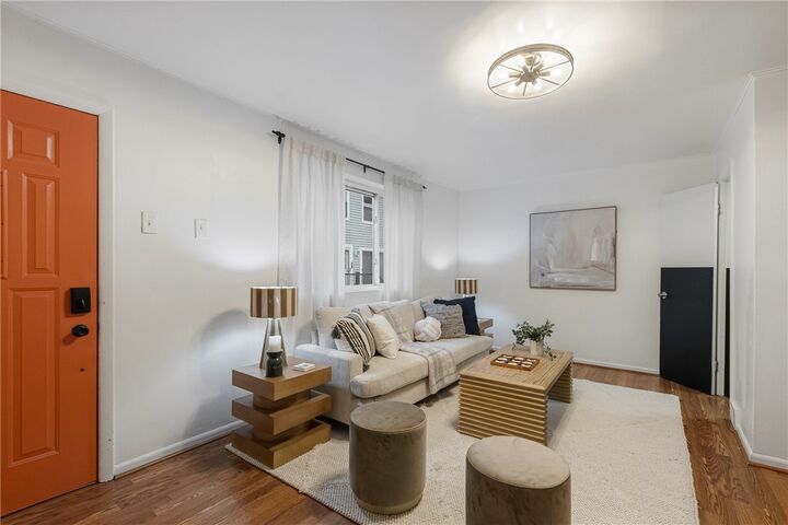 Property Photo: 1907 Fox Way PA 15203