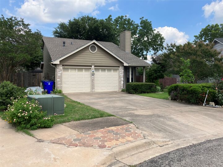 Property Photo:  904 Cottonwood Cove  TX 78613 