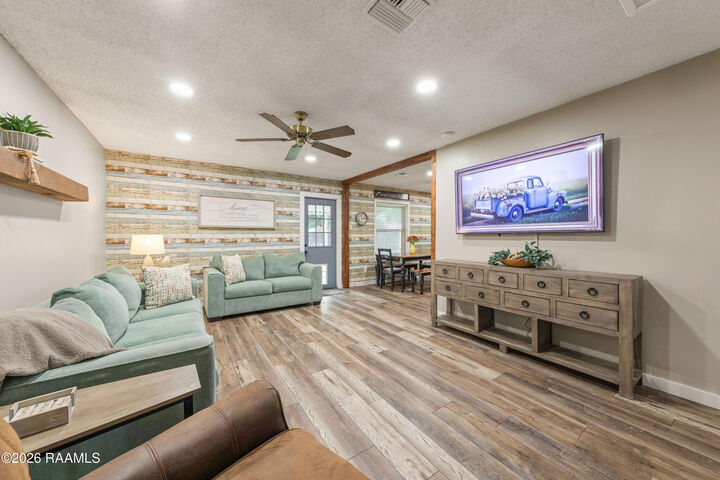 Property Photo:  215 Village Lane  LA 70506 