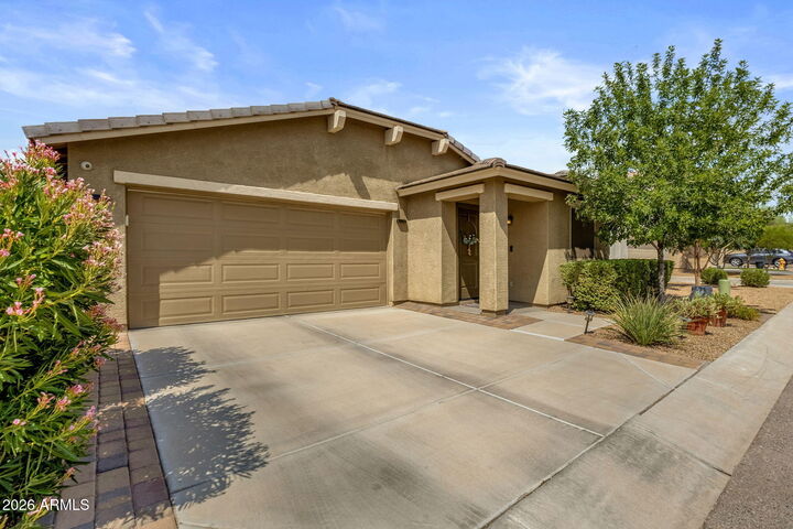 Property Photo:  1858 W Expressman Street  AZ 85120 