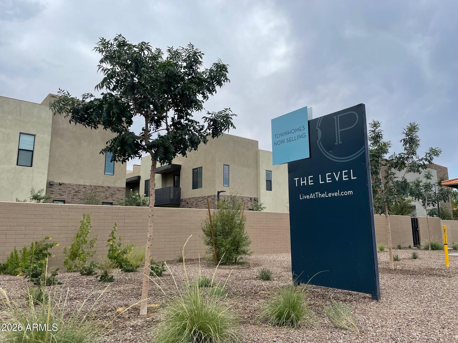 Property Photo:  901 S Smith Road Unit 1025  AZ 85281 