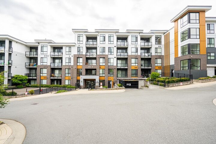 20087 68 Avenue B004 — photo 1