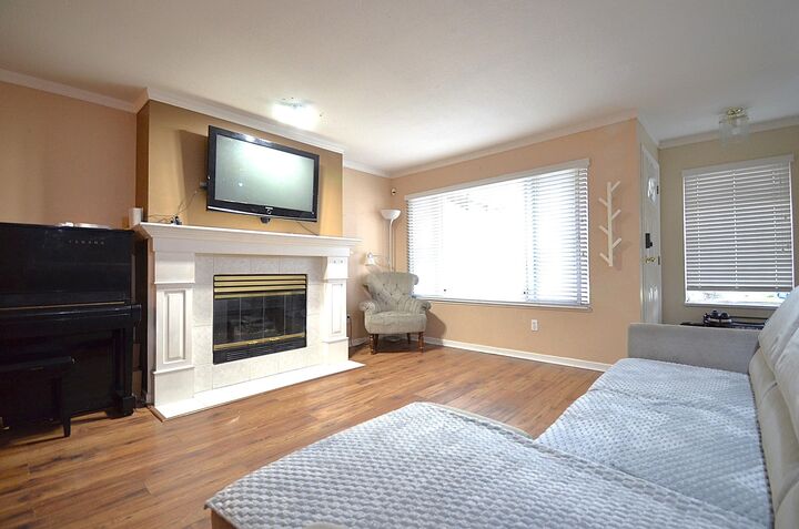 Property Photo: 10308 155A Street 108 BC V3R 4K5