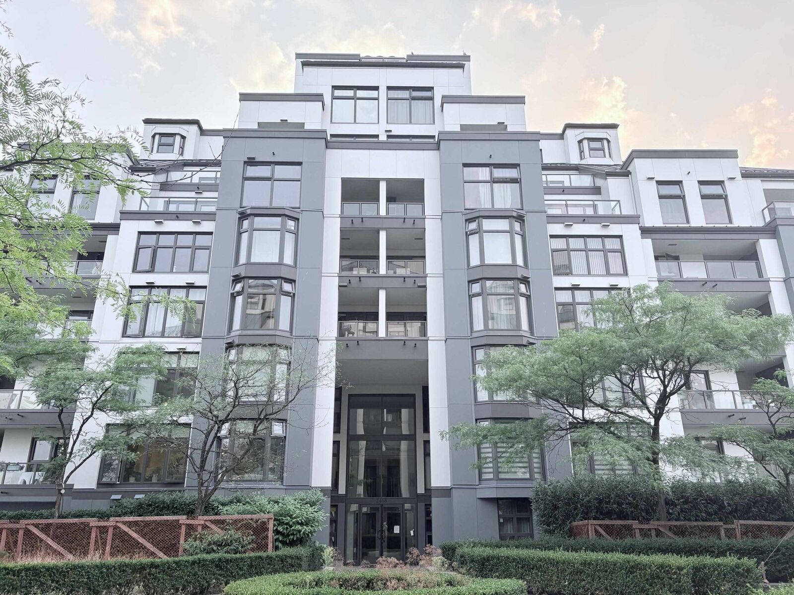 Property Photo: 2468 E Broadway 209 BC V5M 4V1