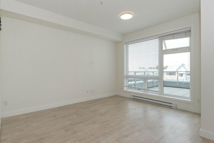 Property Photo: 32838 Landeau Place 313 BC V2S 0M6
