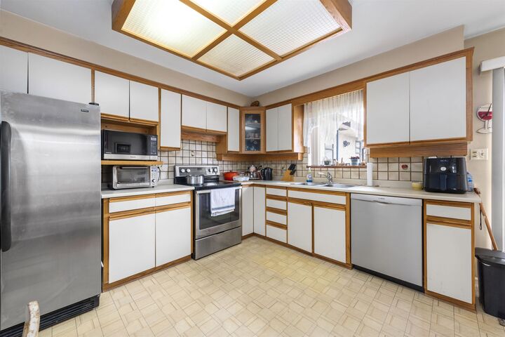 Property Photo: 3481 Dieppe Drive BC V5M 4C8