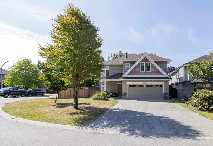 32998 Boothby Avenue — photo 1
