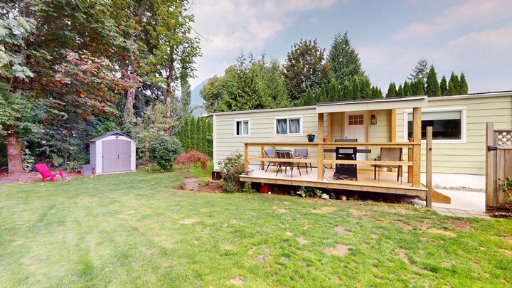 Property Photo: 39884 Government Road 8 BC V8B 0B1